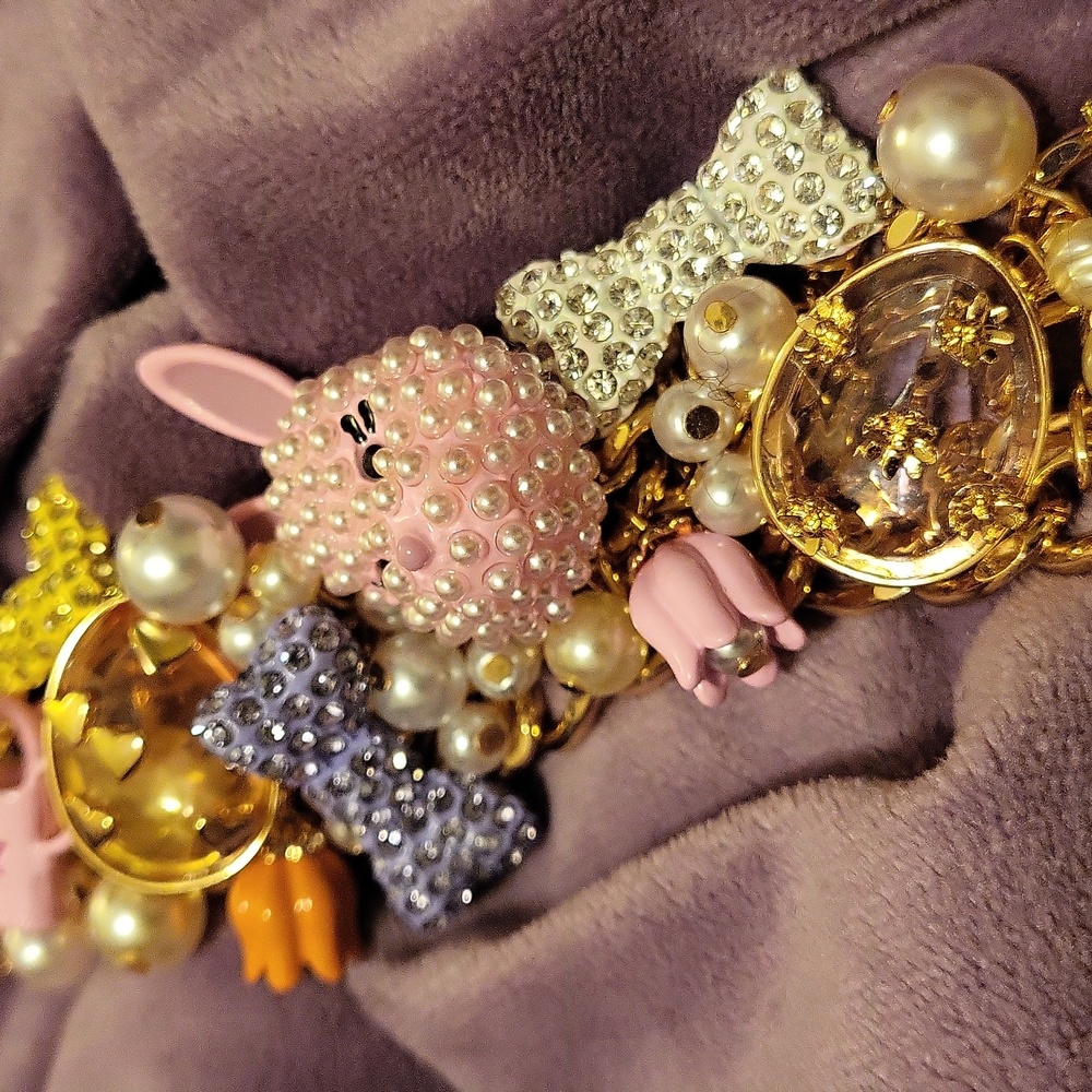 Betsey Johnson somebunny loves me bunny rabbit - Picture 3 of 5